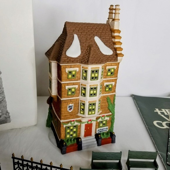 LOT Dept 56 Dickens Nephew Fred's Flat Fence Benches Post Box Chelsea Hat Monger - Picture 5 of 16